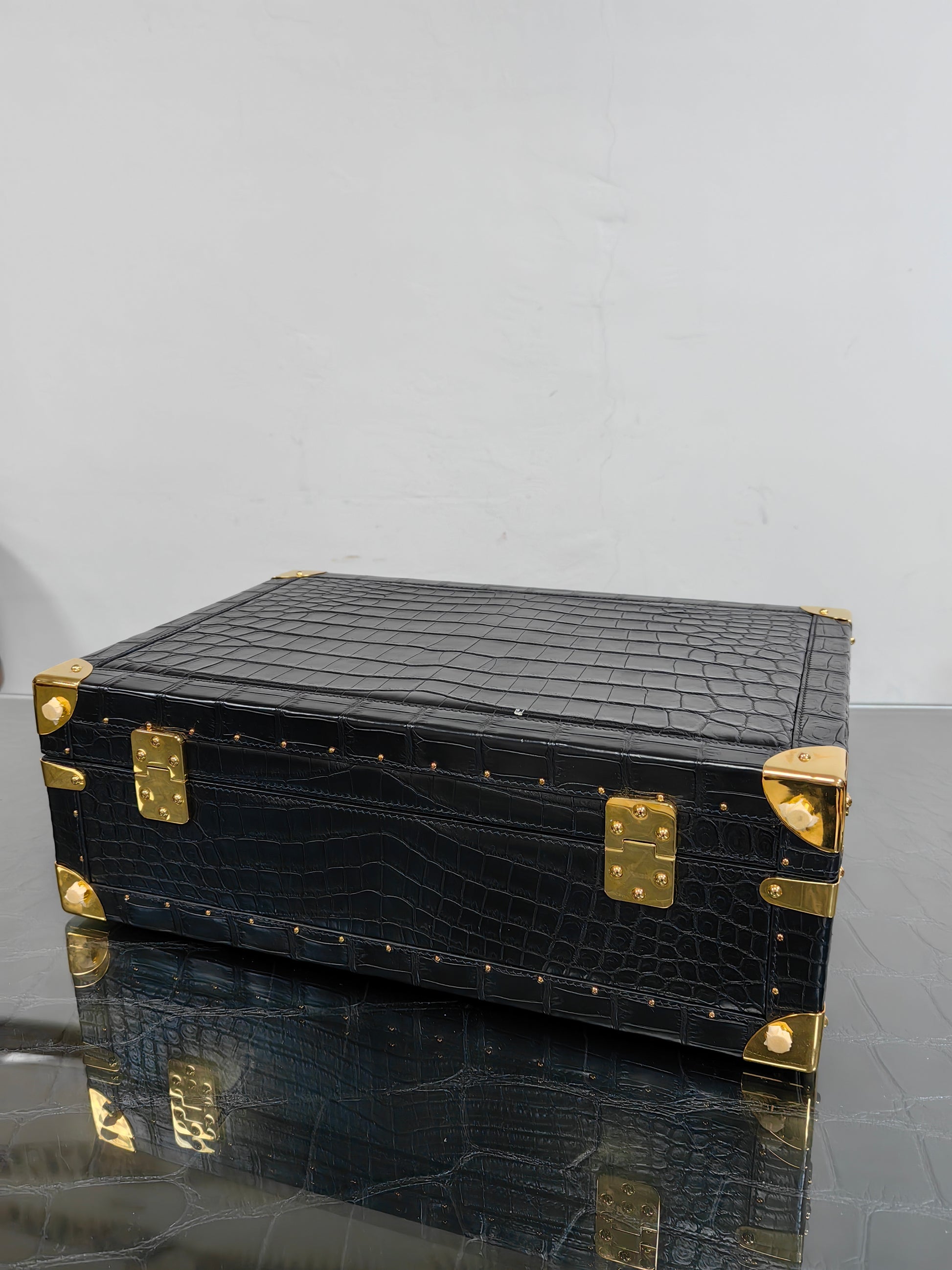 Genuine Crocodile Skin Leather Wine Box Bag