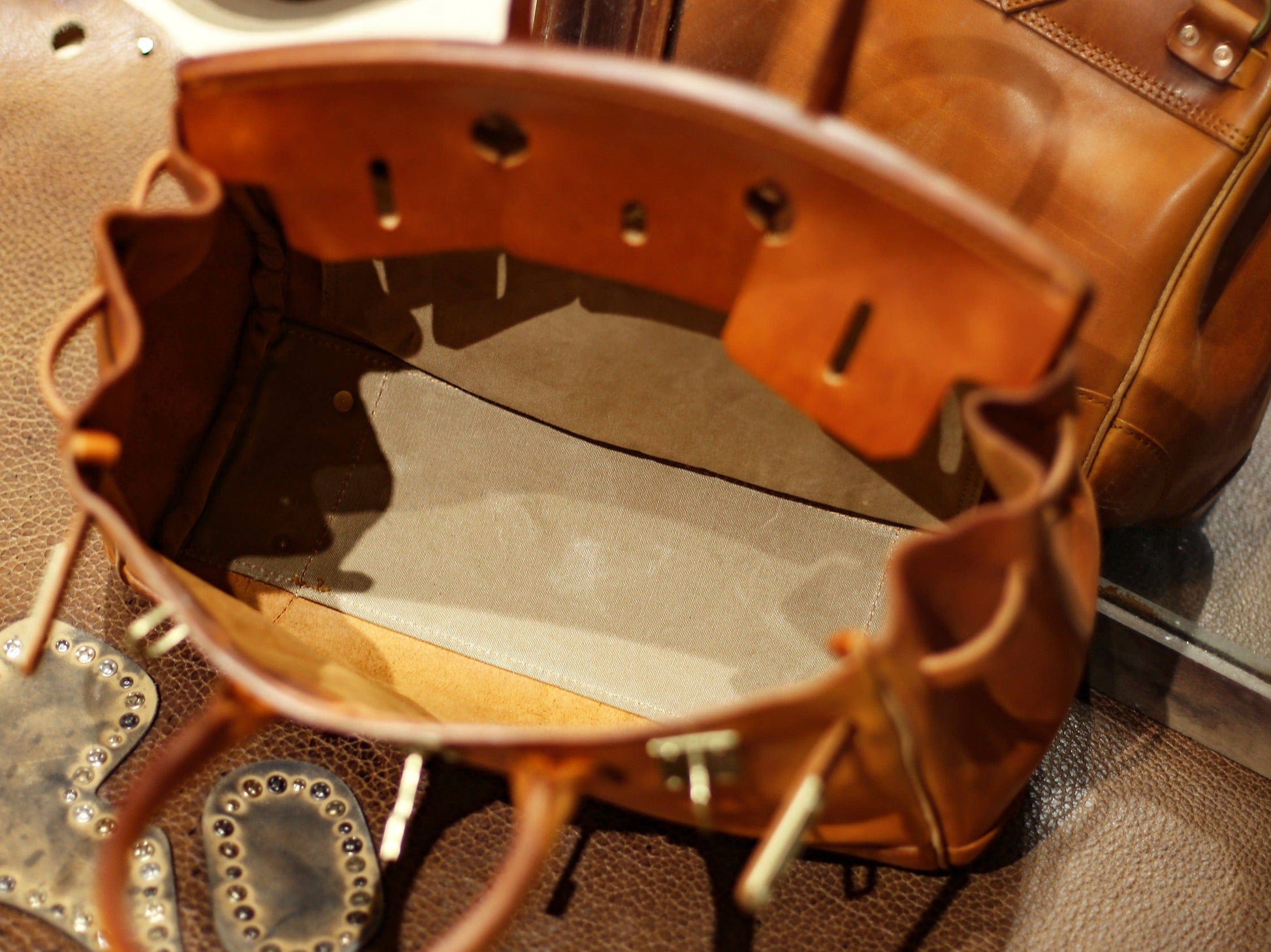 Rossie Viren Women's Unisex Genuine Vintage Vegetable Tanned Leather Satchel Flap Buckle Bag