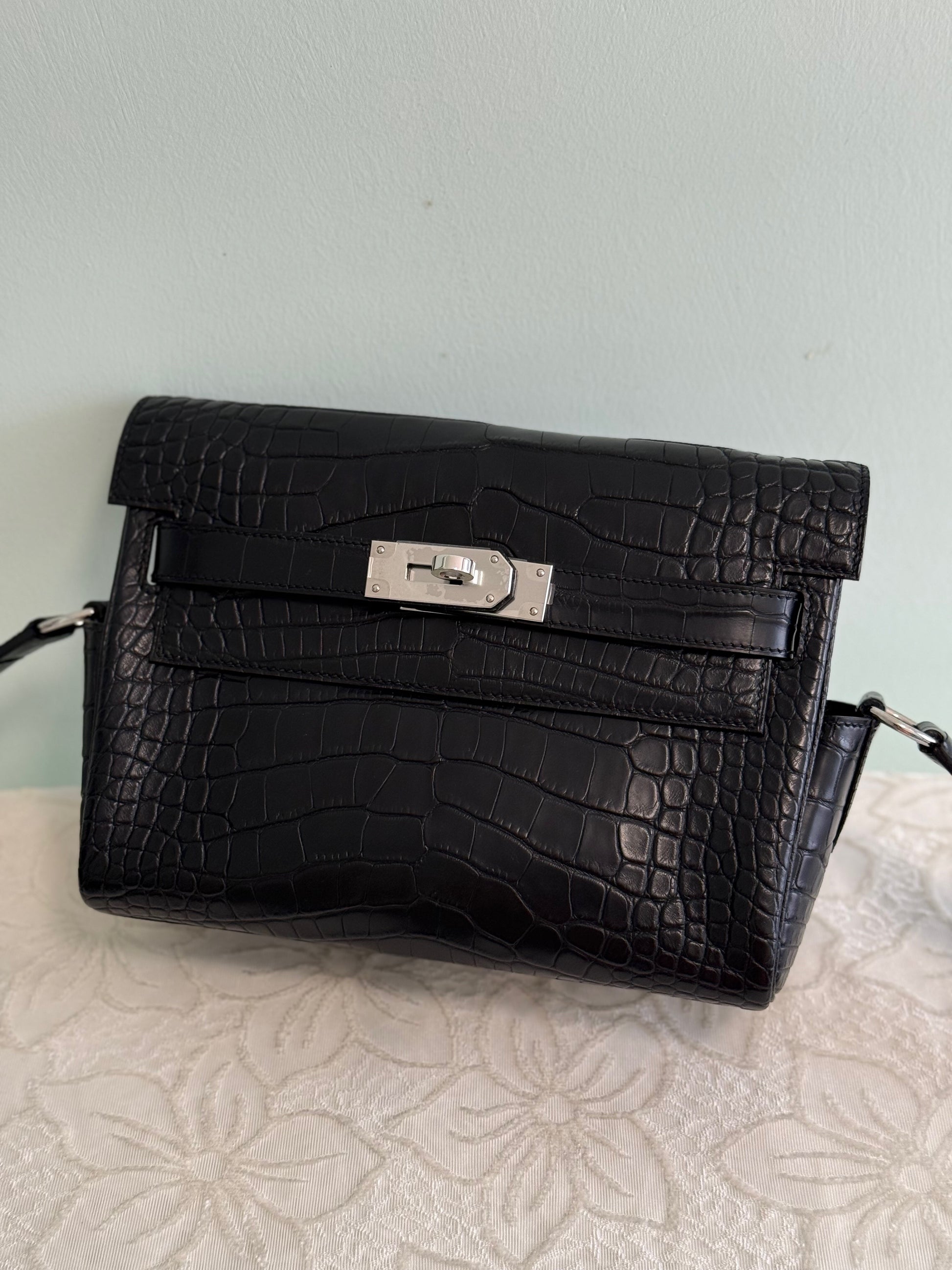 Unisex Genuine Crocodile Leather Postman Messenger Bag