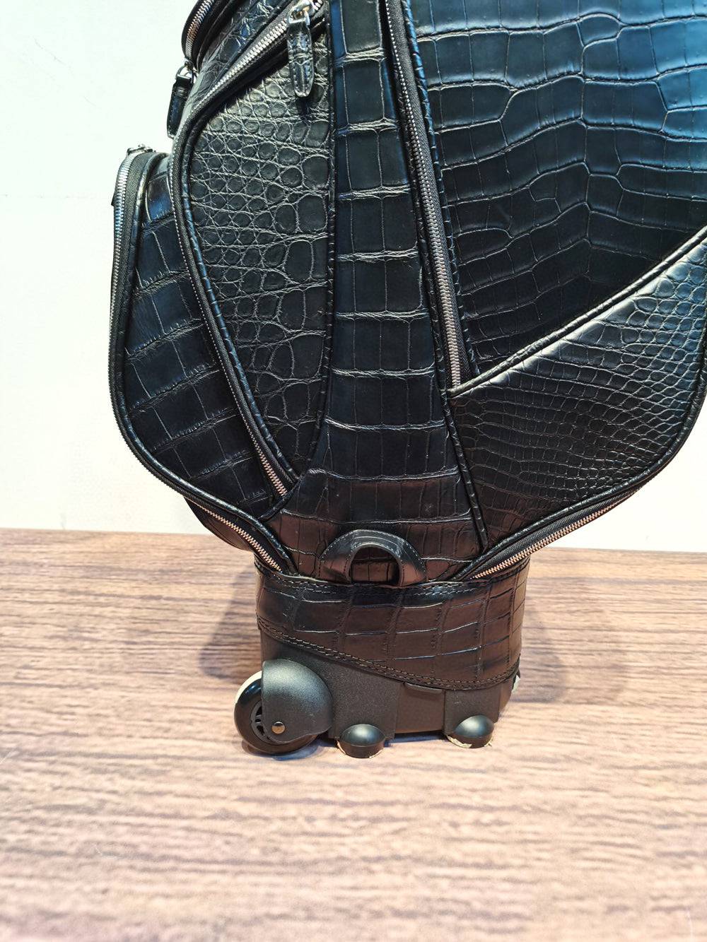 Crocodile Belly Leather Golf Bags ,Golf Sets , Golf Cart Bags & Golf Stand Bags Black With Roller