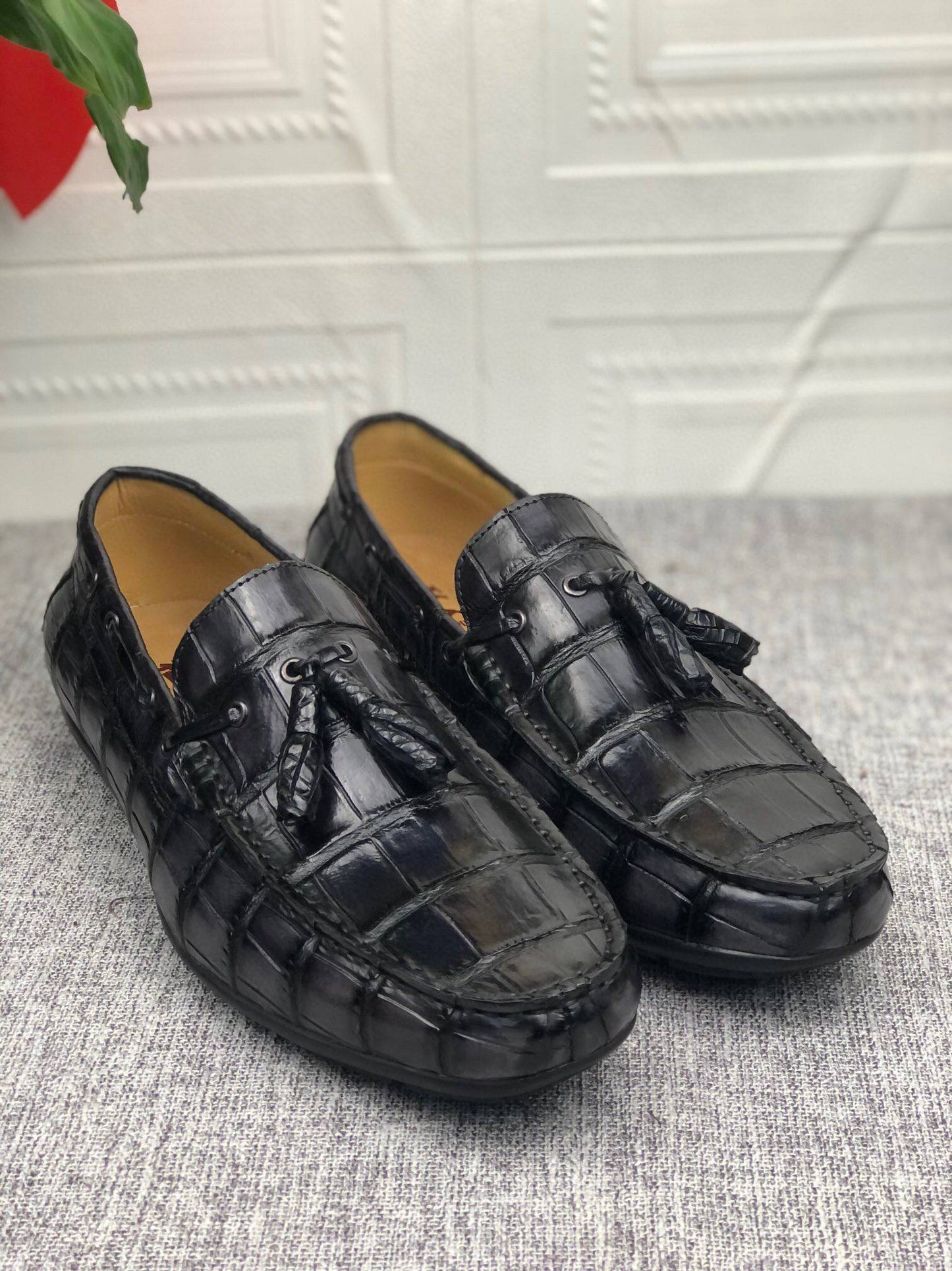 Crocodile Leather Shoes Mens Slip-On Driving Loafer Shoes With Tassle