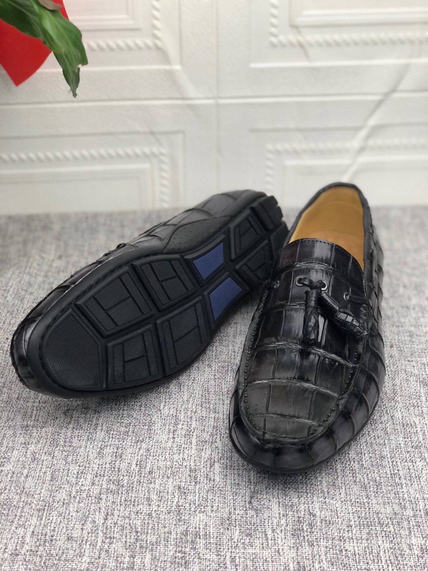 Crocodile Leather Shoes Mens Slip-On Driving Loafer Shoes With Tassle