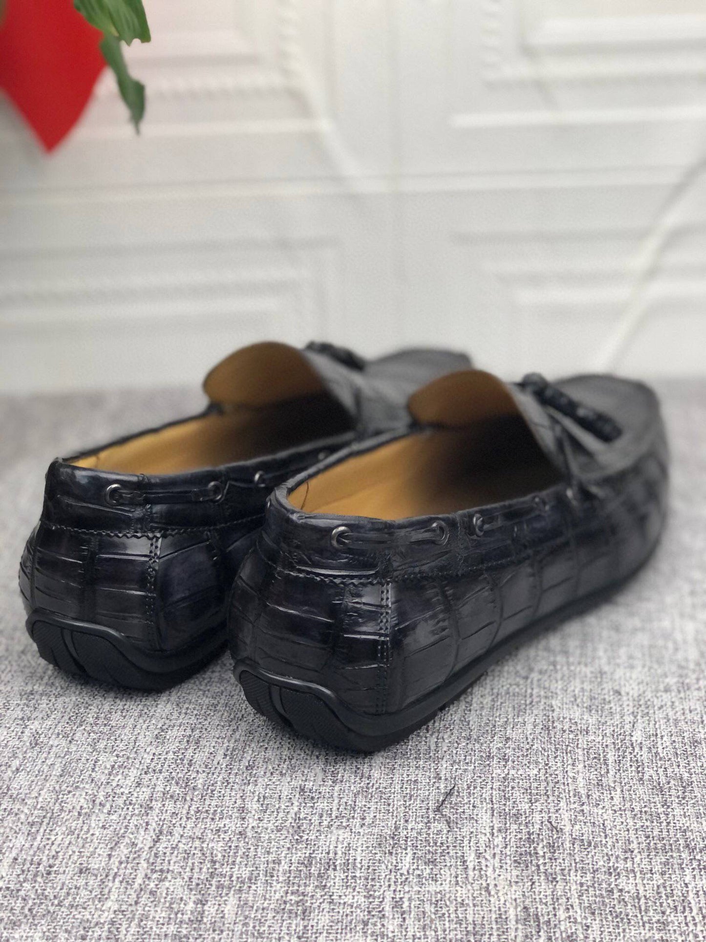 Crocodile Leather Shoes Mens Slip-On Driving Loafer Shoes With Tassle