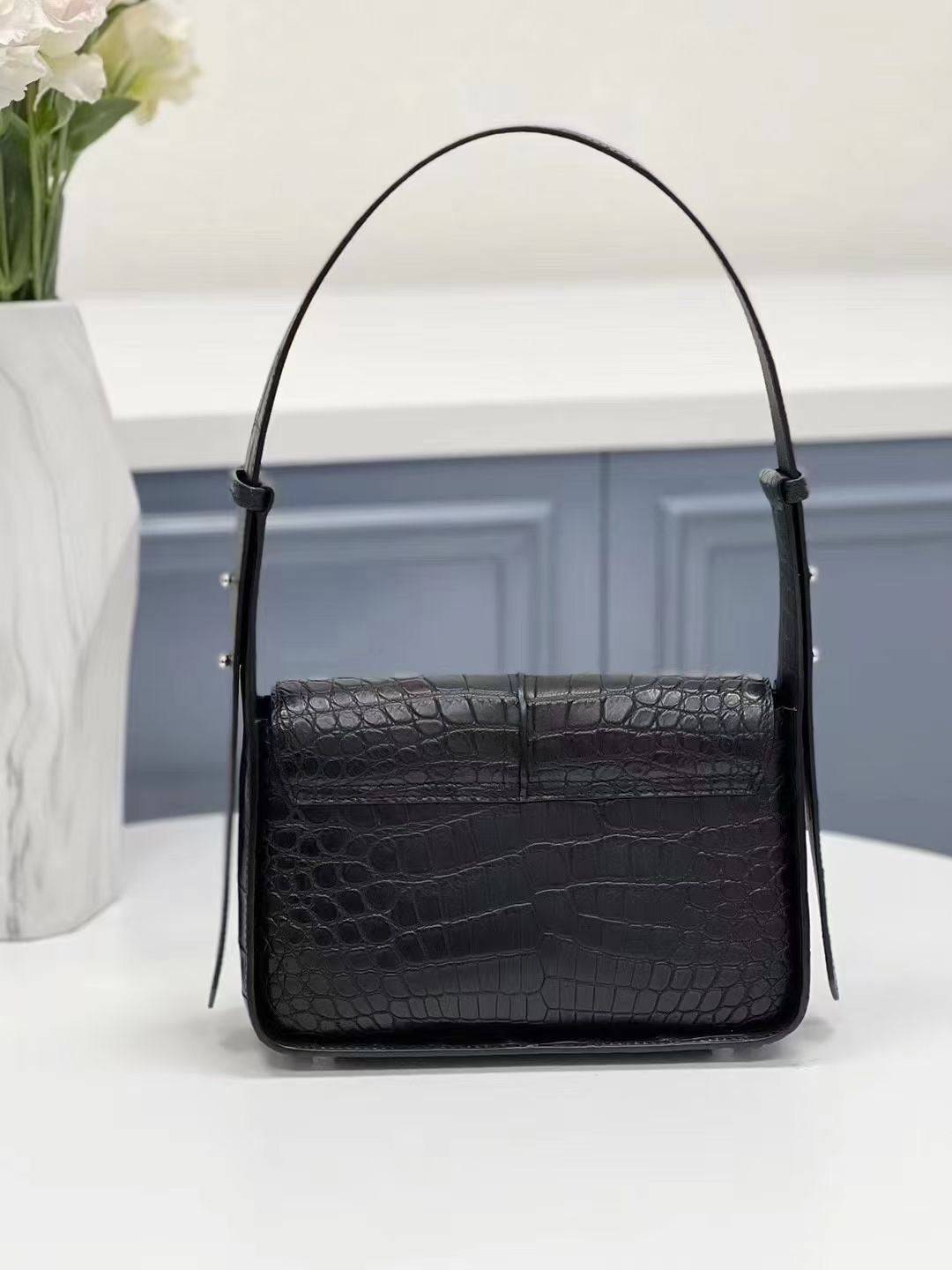 Genuine Crocodile Leather Womens  Underarm Shoulder Bag Black