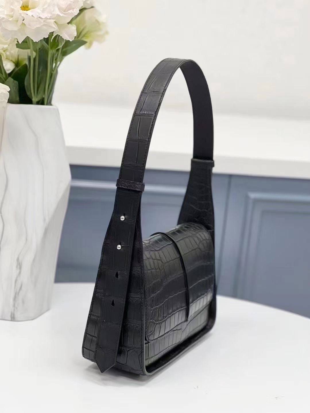 Genuine Crocodile Leather Womens  Underarm Shoulder Bag Black