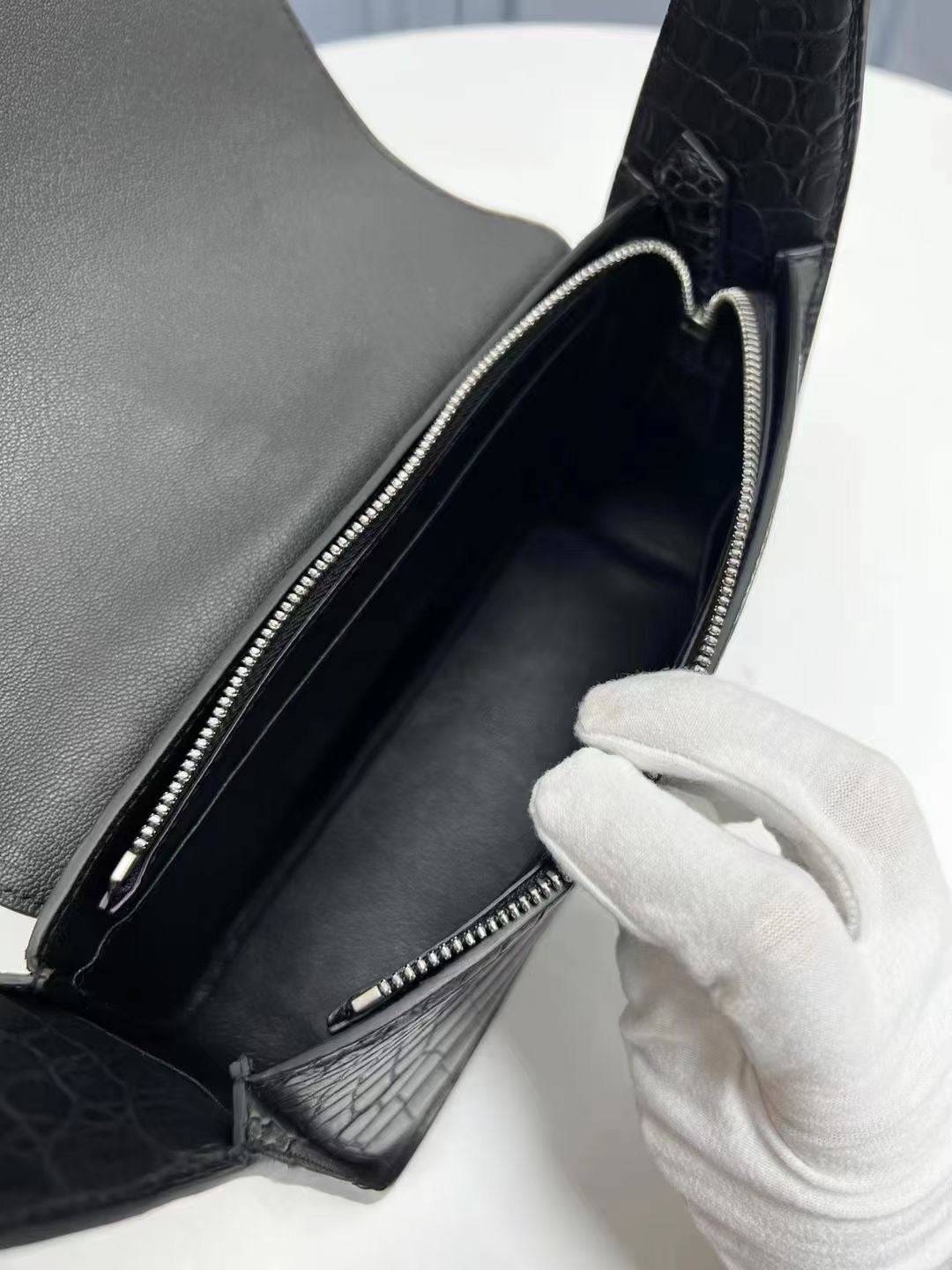 Genuine Crocodile Leather Womens  Underarm Shoulder Bag Black