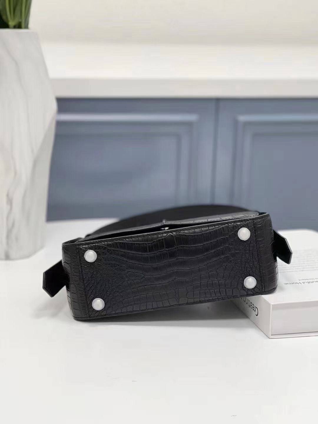 Genuine Crocodile Leather Womens  Underarm Shoulder Bag Black