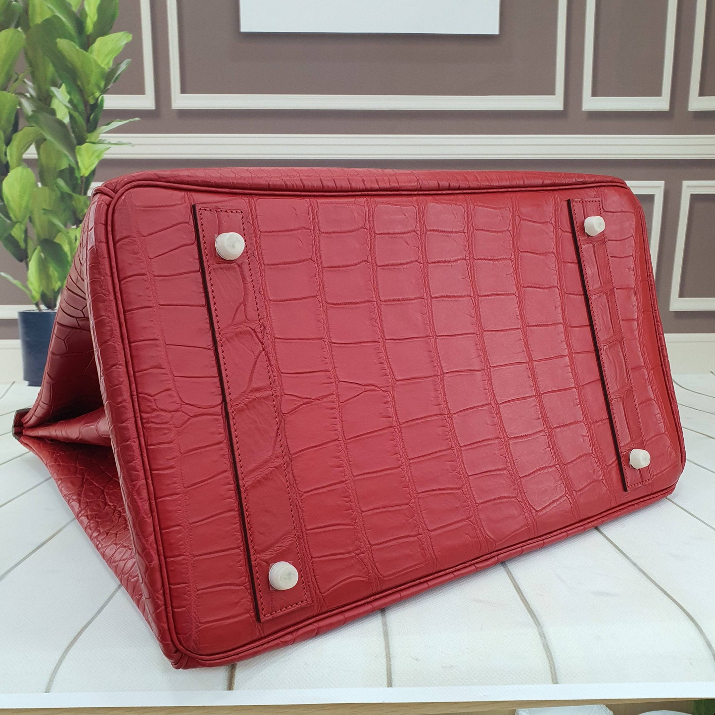 Genuine Crocodile Skin Leather  Oversized Padlock Business Handbags Red
