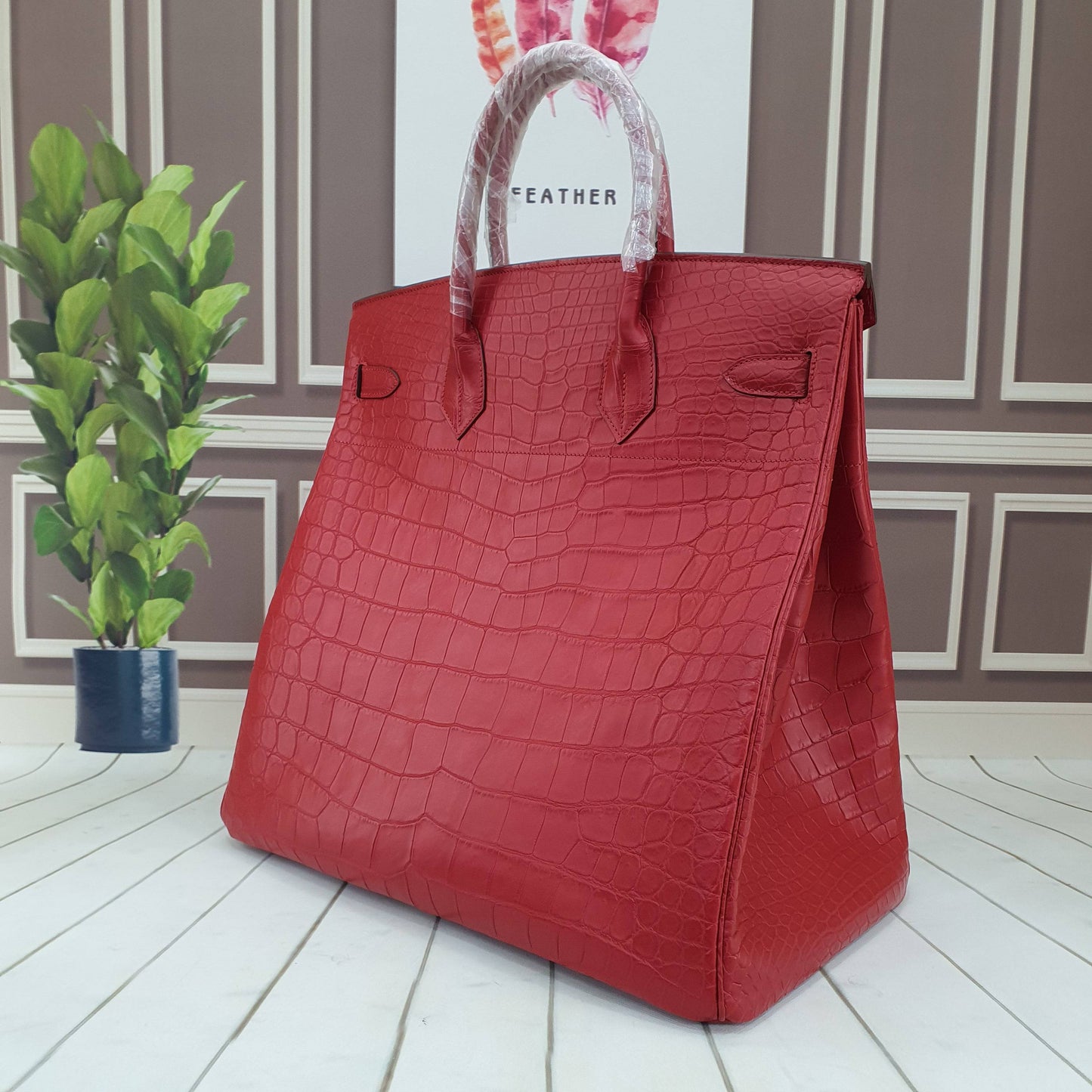 Genuine Crocodile Skin Leather  Oversized Padlock Business Handbags Red