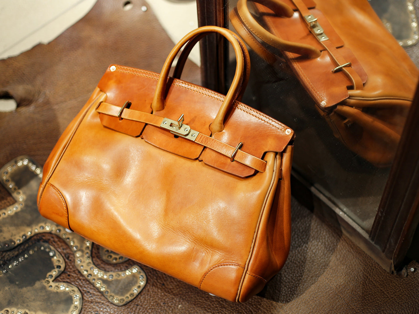 Rossie Viren Women's Unisex Genuine Vintage Vegetable Tanned Leather Satchel Flap Buckle Bag